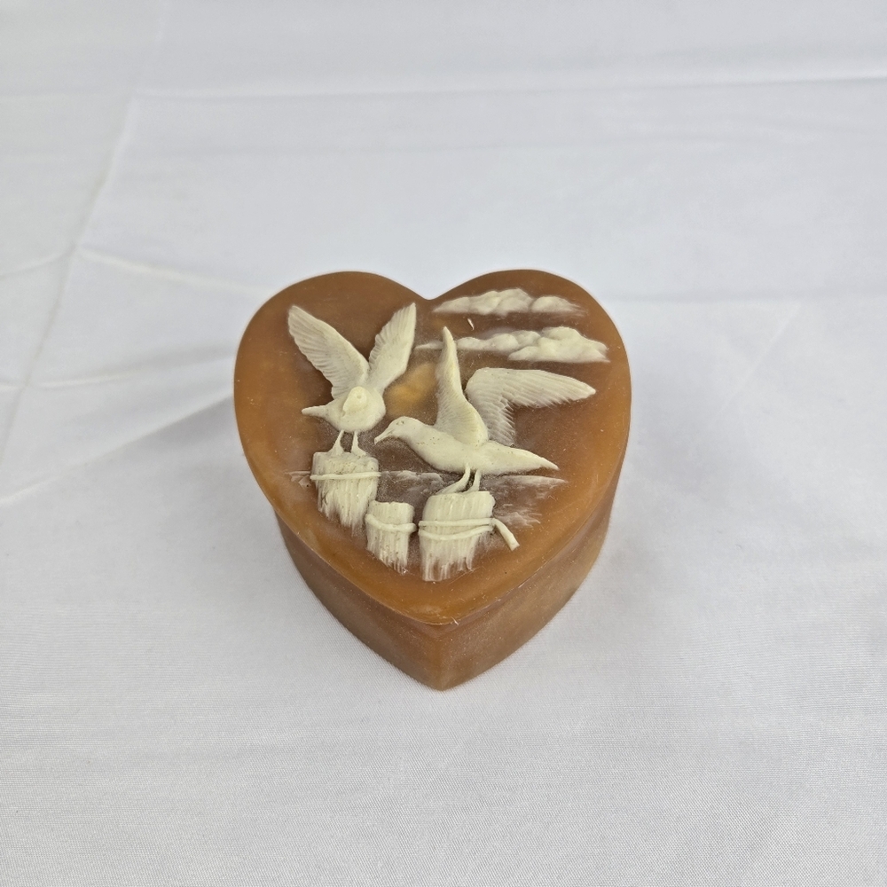 VTG 1974 Design Gifts Intern'l Seagulls Incolay Stone Carved  Heart Trinket Box